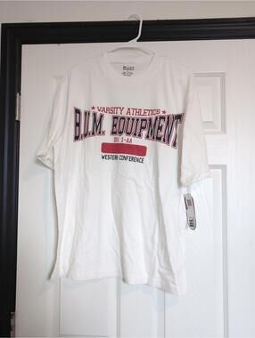 Large NWT cotton bum equipment T-shirt